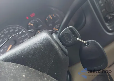 2002 Chevrolet Avalanche 1500 from USA, damaged, VIN 3GNEC13T22G279336